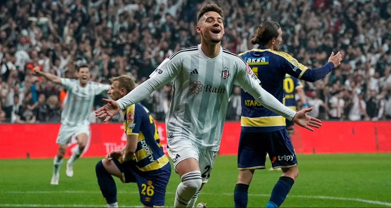 Beşiktaş 12 Mayıs'ta Alanyaspor, 19 Mayıs'ta Hatayspor ve 26 Mayıs'ta Kasımpaşa ile karşılaşacak