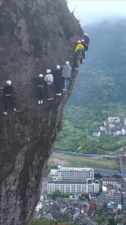 Dağdaki trafik tırmanışçıları mahsur bıraktı! Uçurumda kalakaldılar - 3. Resim