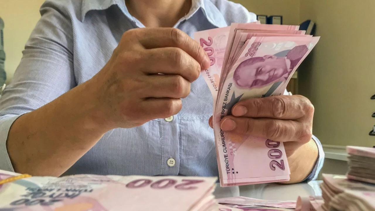 "Seyyanen zam olmazsa olmaz" İsa Karakaş müjde üstüne müjde verdi!