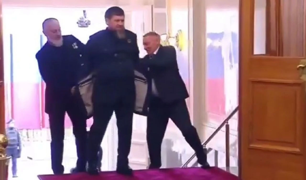 Putin'in töreninde Kadirov'un hali şoke etti! İddiaları kanıtlar cinsten - 1. Resim