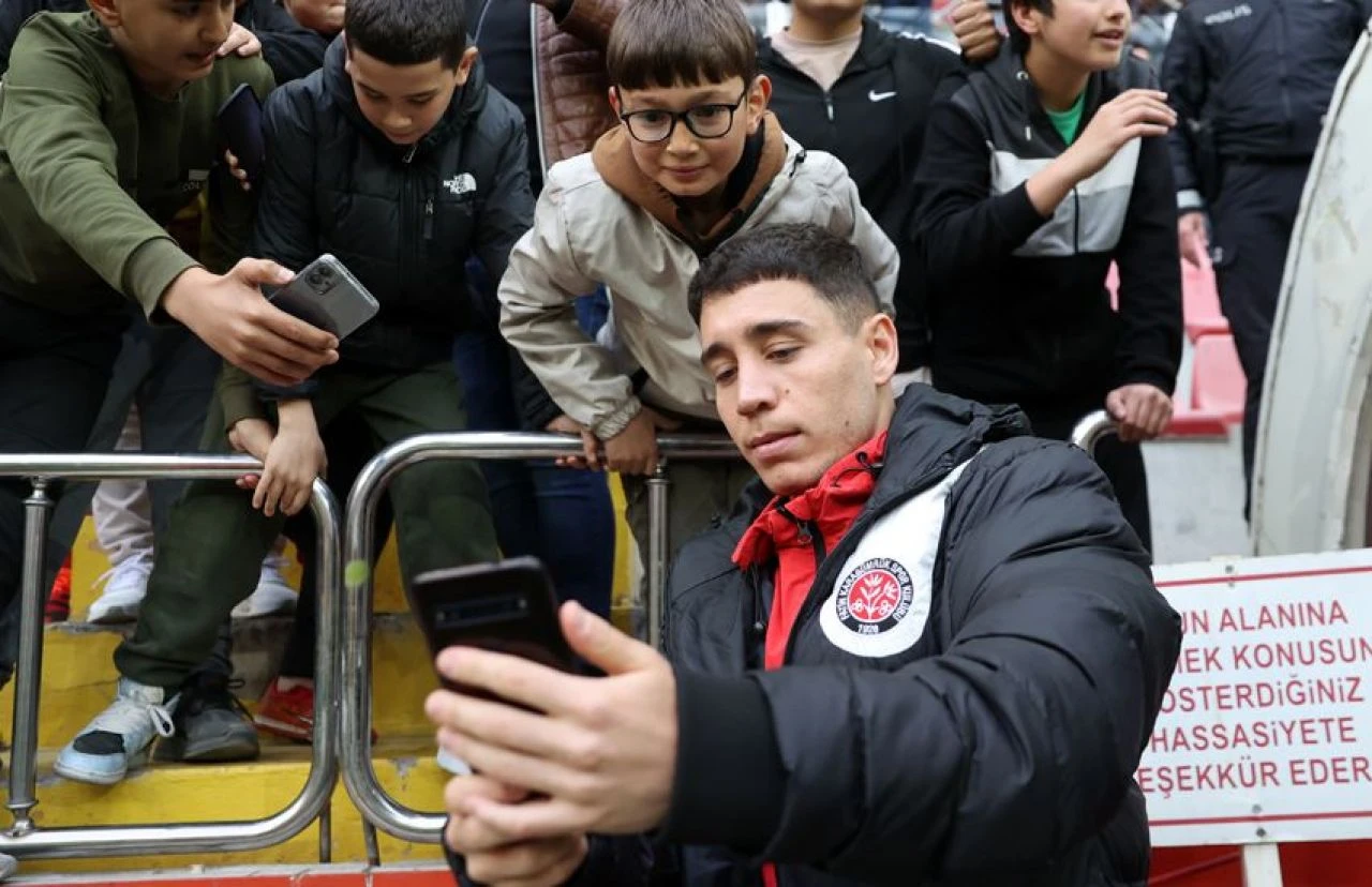 Tolunay Kafkas'tan Emre Mor açıklaması: Galatasaray maçında oynayacak mı?