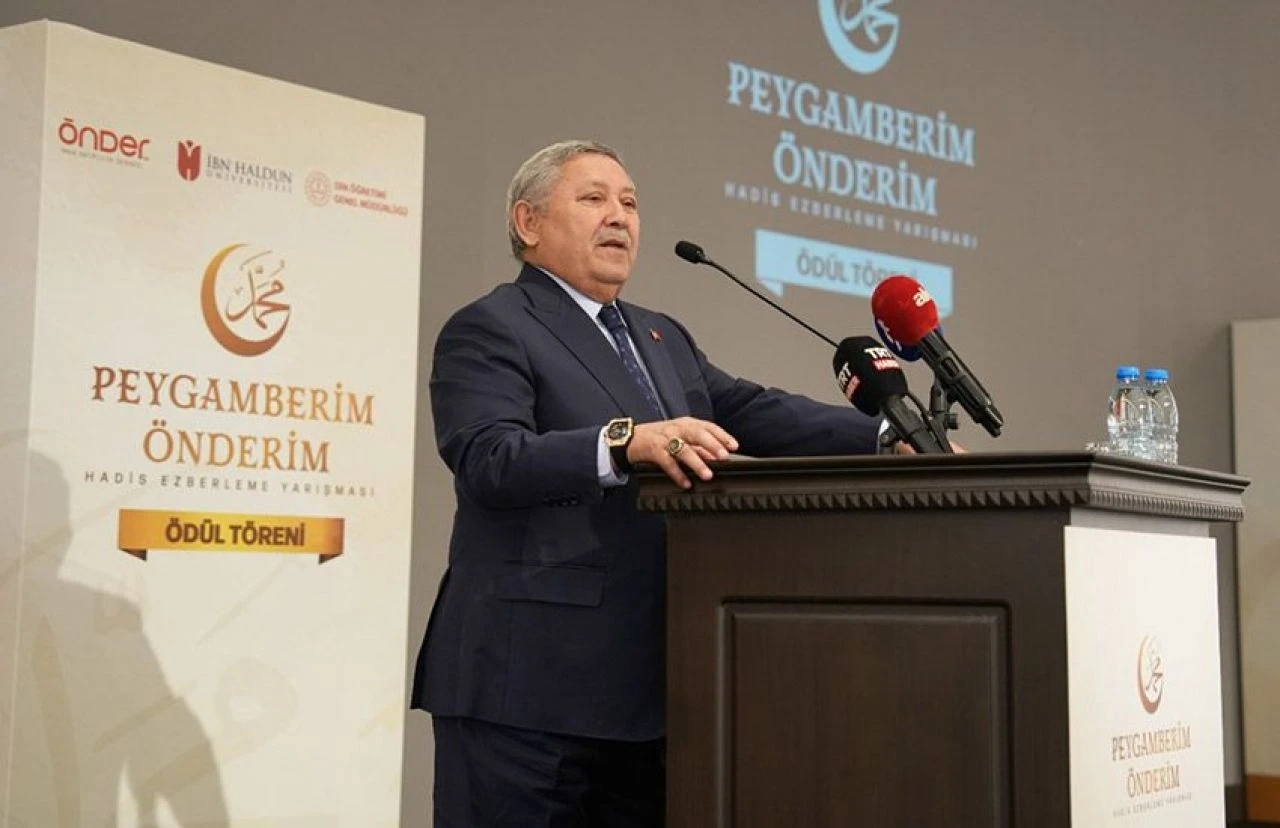 Uluslararası öğrenciler hadis öğrenip ödül kazandı! 1600 genç hadislerde yarışıp ödül kazandı - 1. Resim