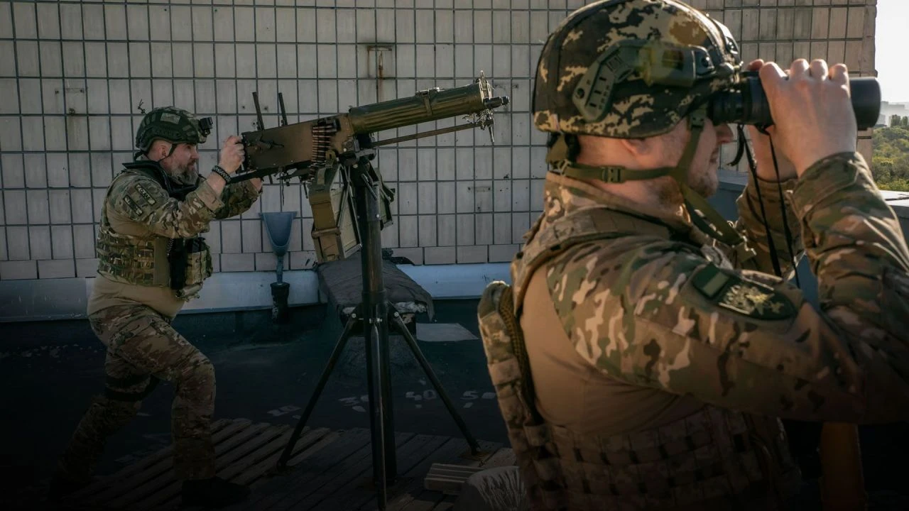 ABD'nin desteği gecikti, Ukrayna'da yargıçlar ve avukatlar İHA avcısı oldu - 4. Resim