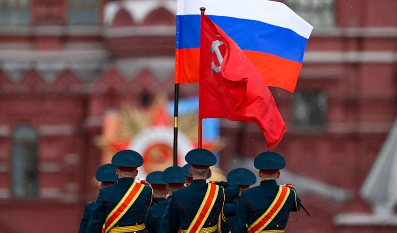 Rusya'da Zafer Günü kutlamalarında da Putin'in derdi Batı: Savaşa her zaman hazırız - 3. Resim