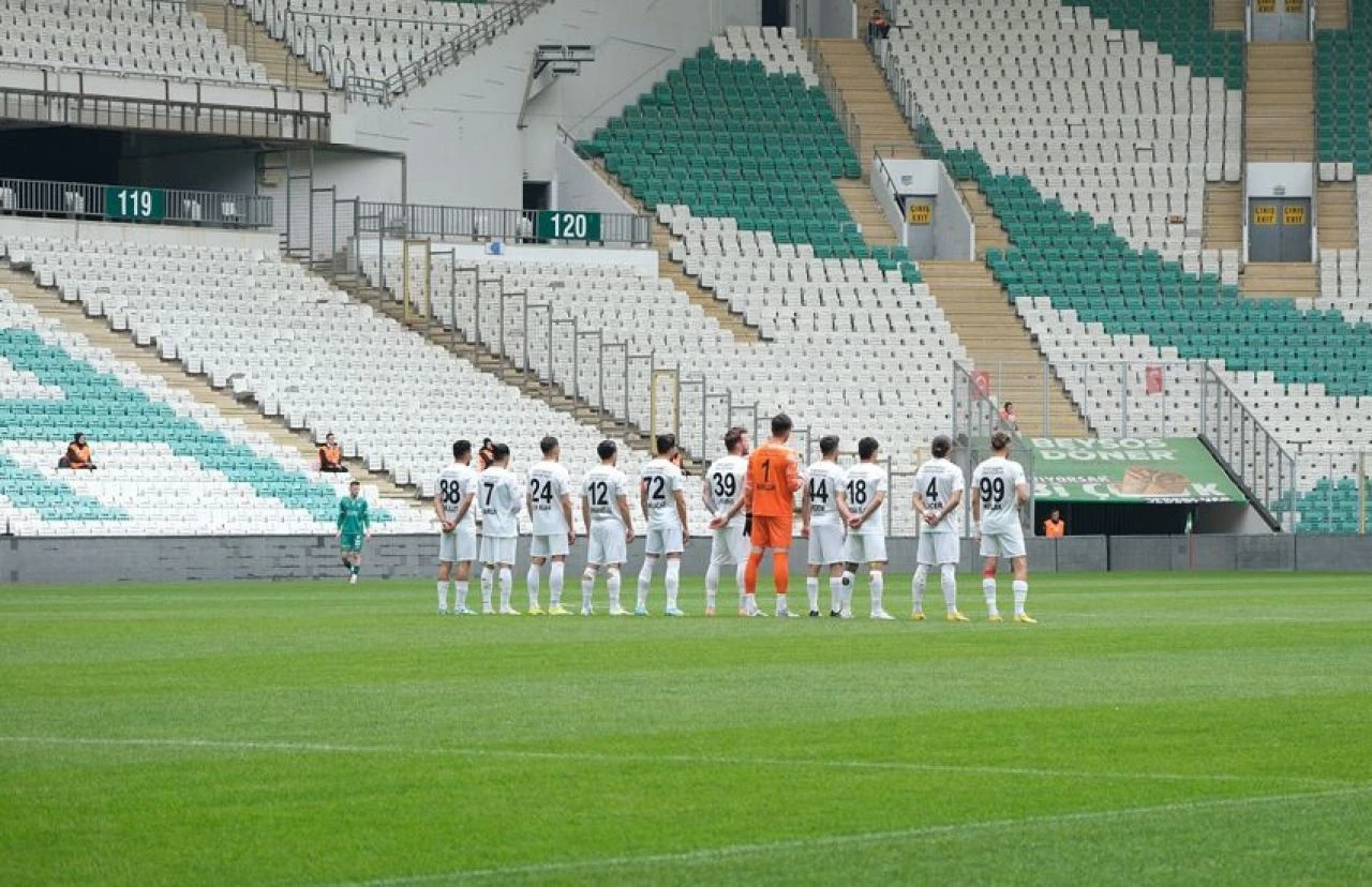 TFF sahadan çekilen Bursaspor'un cezasını açıkladı! - 1. Resim