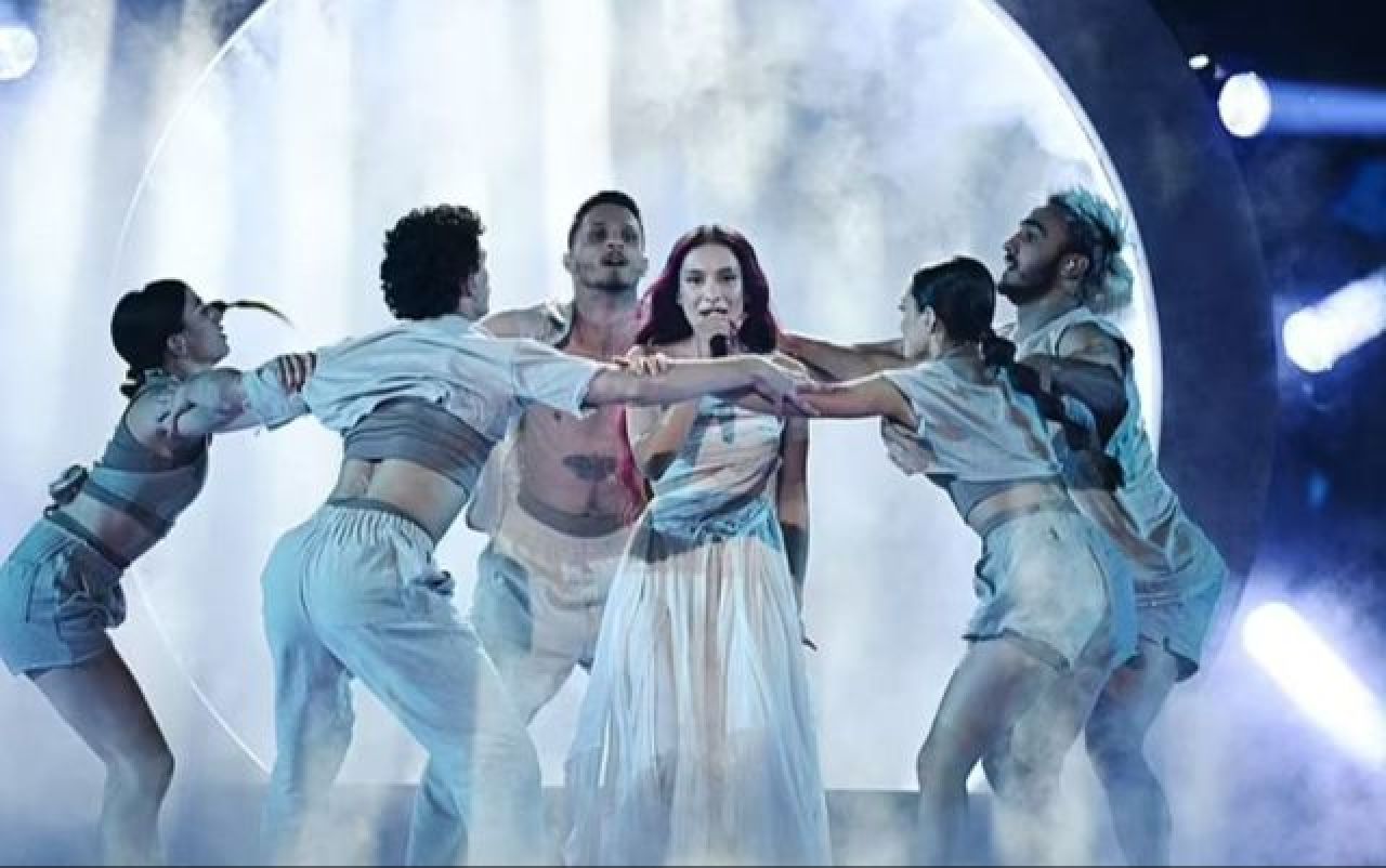 Yarışmacıya neye uğradığını şaşırdı! Eurovision'a İsrail protestoları damga vurdu  - 2. Resim