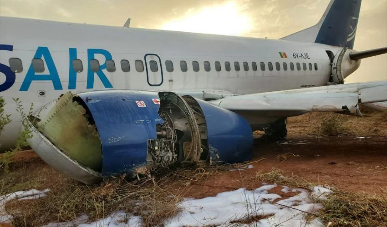 Yine bir Boeing uçağı yine bir kaza! Senegal'de facianın eşiğinden dönüldü - 1. Resim