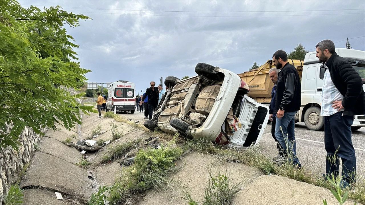 Adıyaman&#039;da feci kaza! 2 kişi hayatını kaybetti, 2 kişi ağır yaralandı