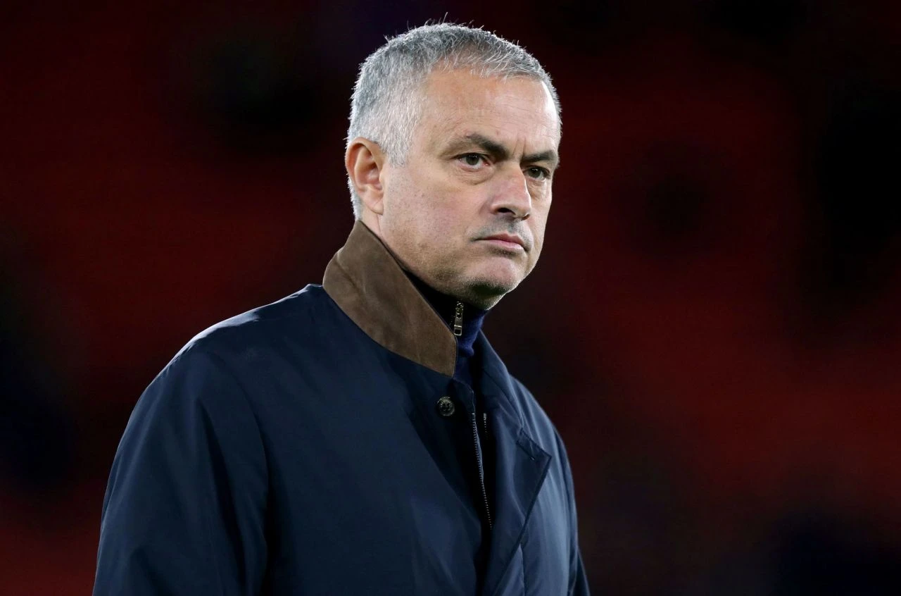 Ali Koç, Fenerbahçe'de yeni sezon için harekete geçti! Jose Mourinho için kesenin ağzını açtılar