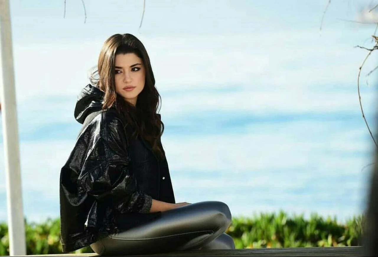 Barış Arduç ve Hande Erçel yeni projeyle bir araya geliyor