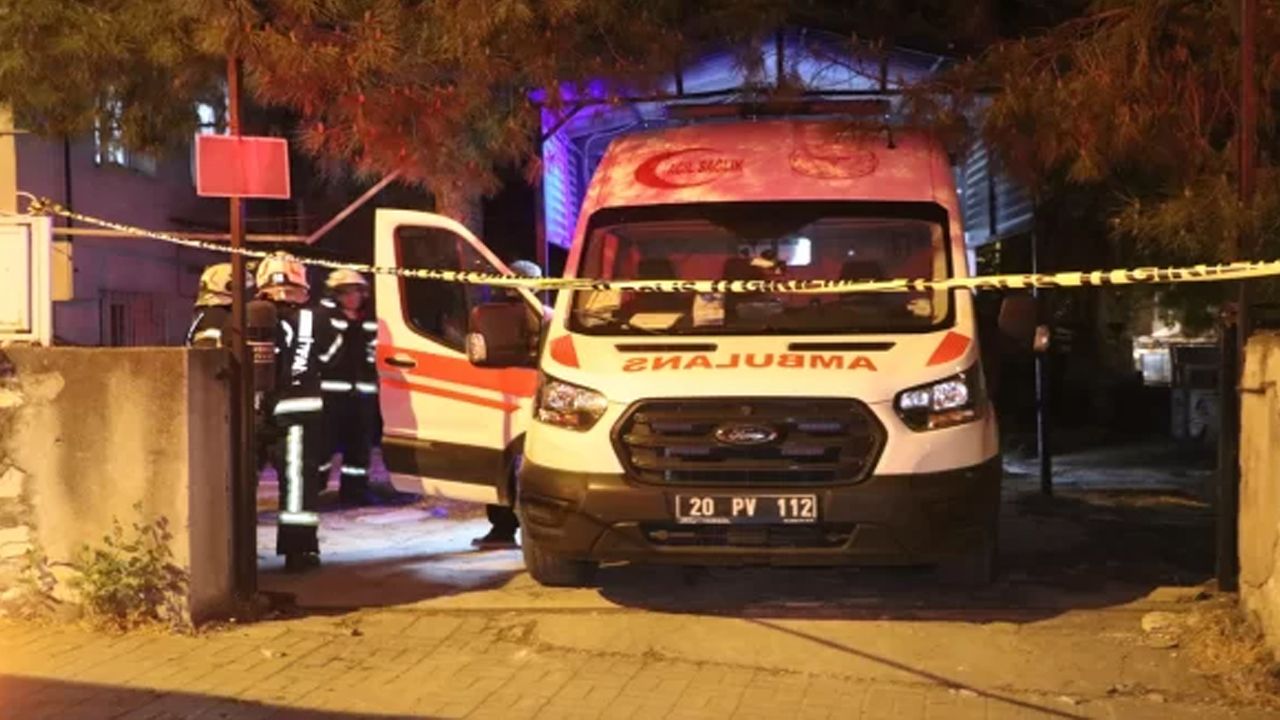 Denizli&#039;de ambulansın içinde oksijen tüpü parladı: Yaralılar var