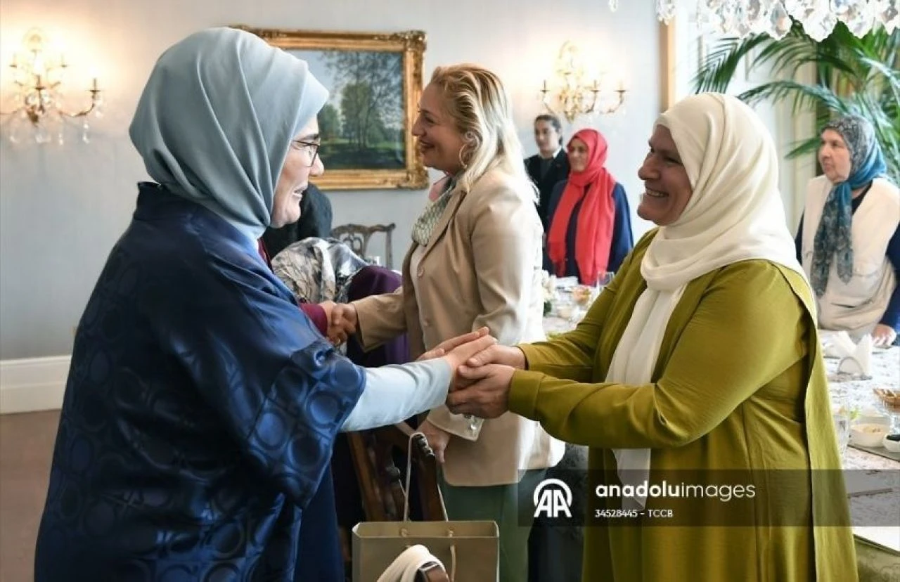 Emine Erdoğan'dan anlamlı hareket! Anneler Günü vesilesiyle... - 1. Resim