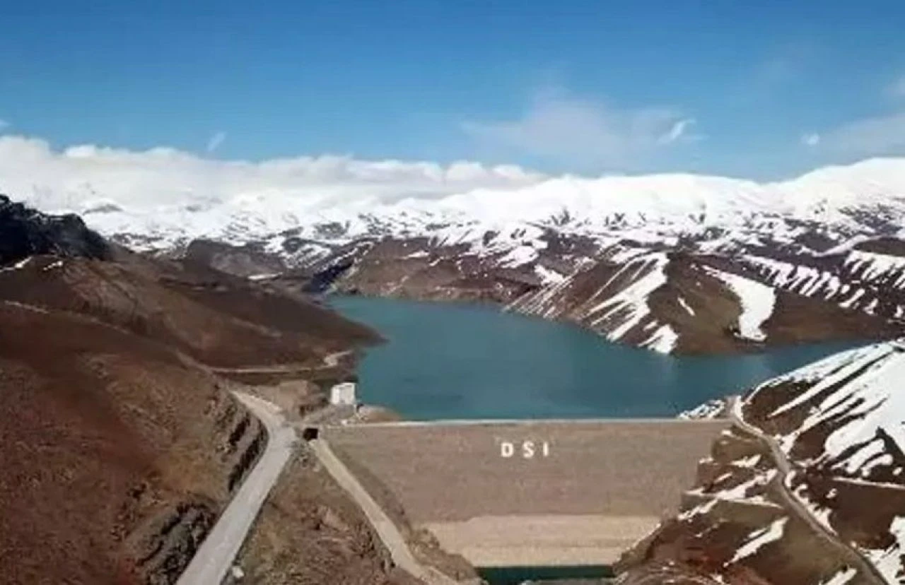 Hakkari'ye 535 milyon TL'lik dev yatırım! İmzalar atıldı