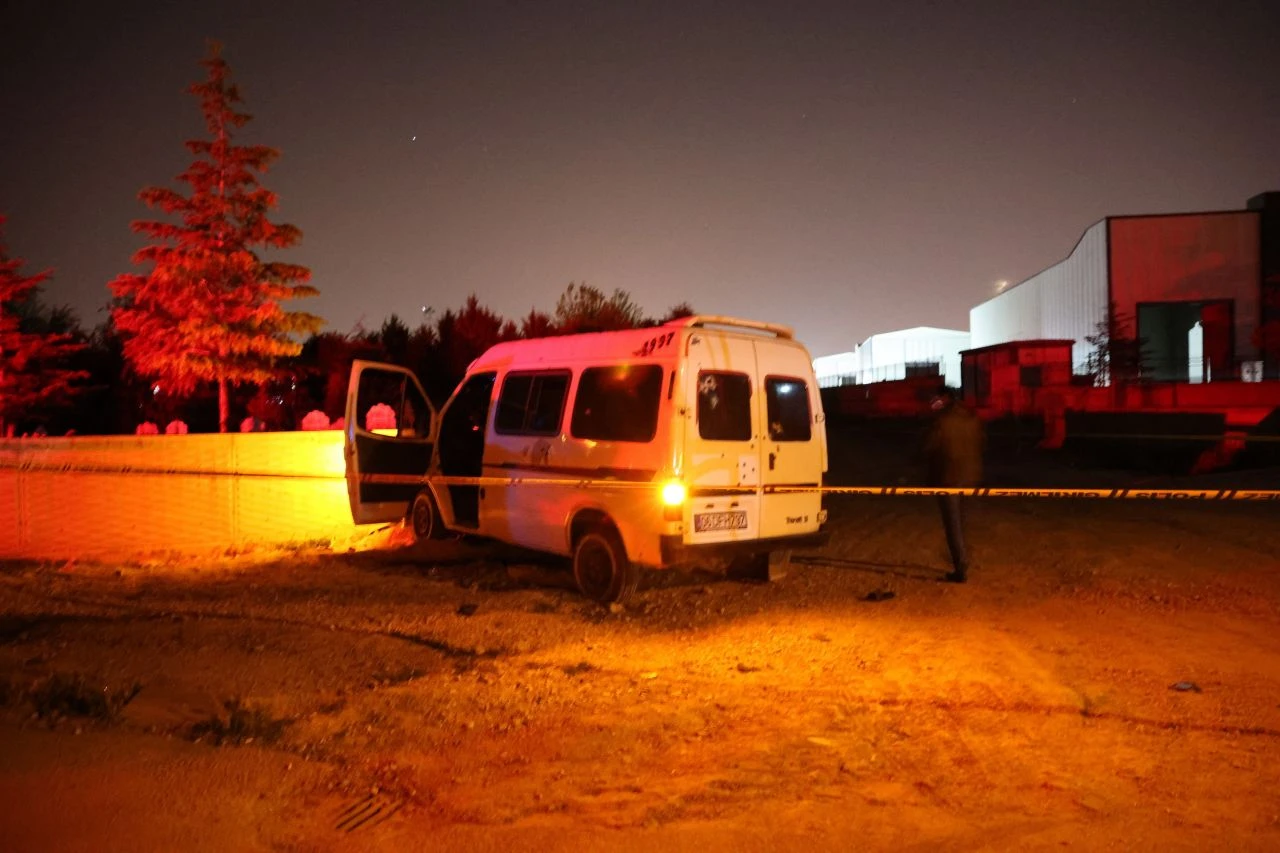 Konya'da iki kardeşin bulunduğu minibüse kurşun yağdırdılar! Biri öldü - 1. Resim