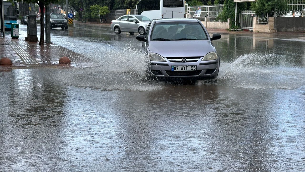 Meteoroloji bu kez AFAD'ı uyardı! Ankara, Çankırı, Karabük, Kırıkkale, Kastamonu çevrelerine dikkat sel geliyor - 3. Resim
