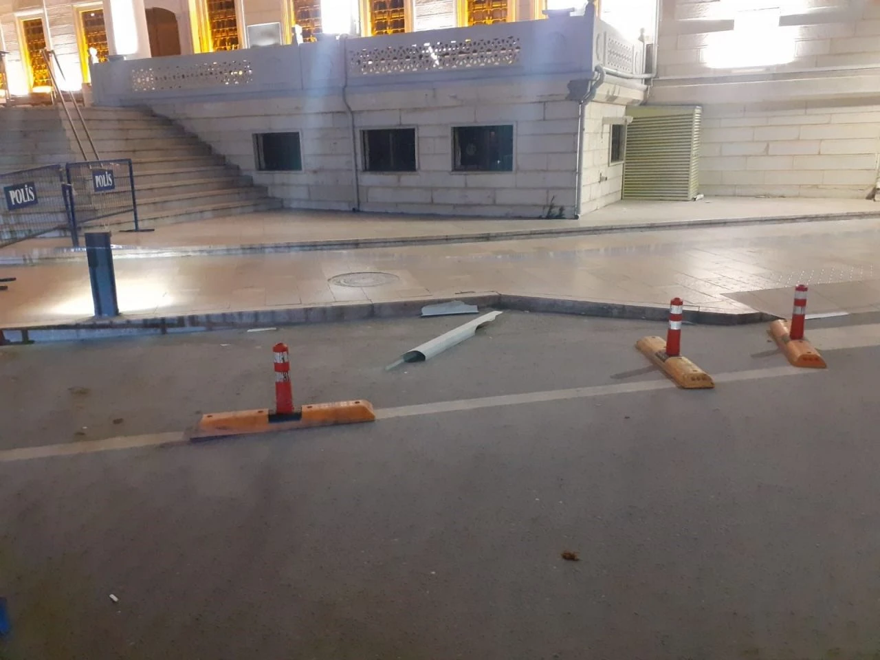 Tekirdağ'da uyarı sonrası başladı: Caminin kurşunları uçtu - 2. Resim