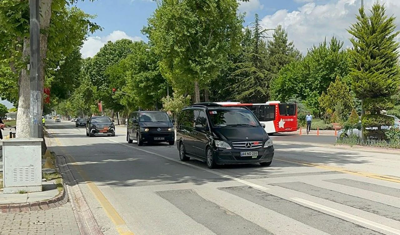 Bakan Uraloğlu'ndan tasarruf tedbiri! Konvoyu dikkat çekti - 1. Resim
