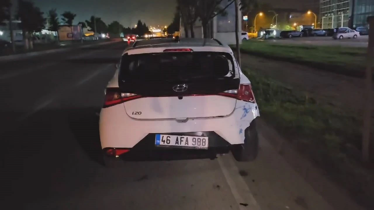 Bursa'da otomobili görmeyen motorcu bir anda çarptı - 1. Resim