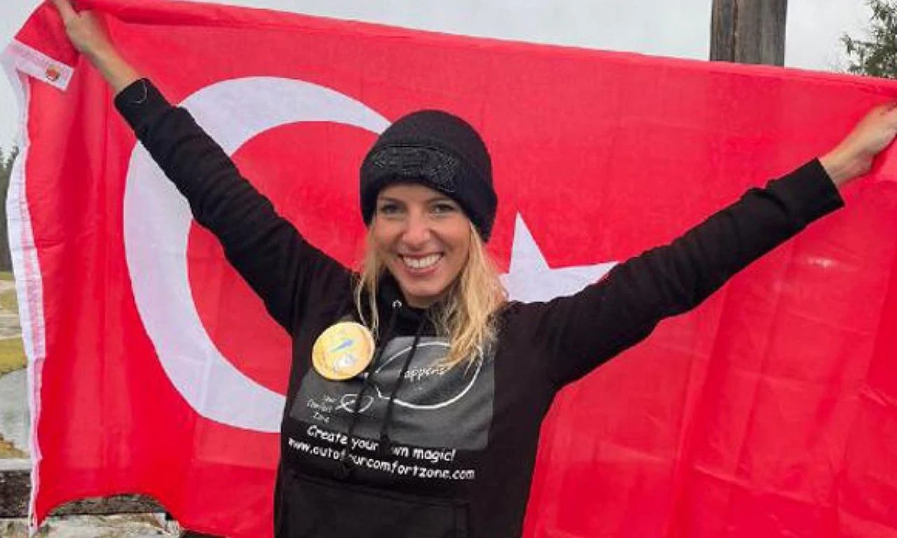 Deniz Kayadelen'den dünya rekoru: Everest'in tepesinde yüzdü - 2. Resim