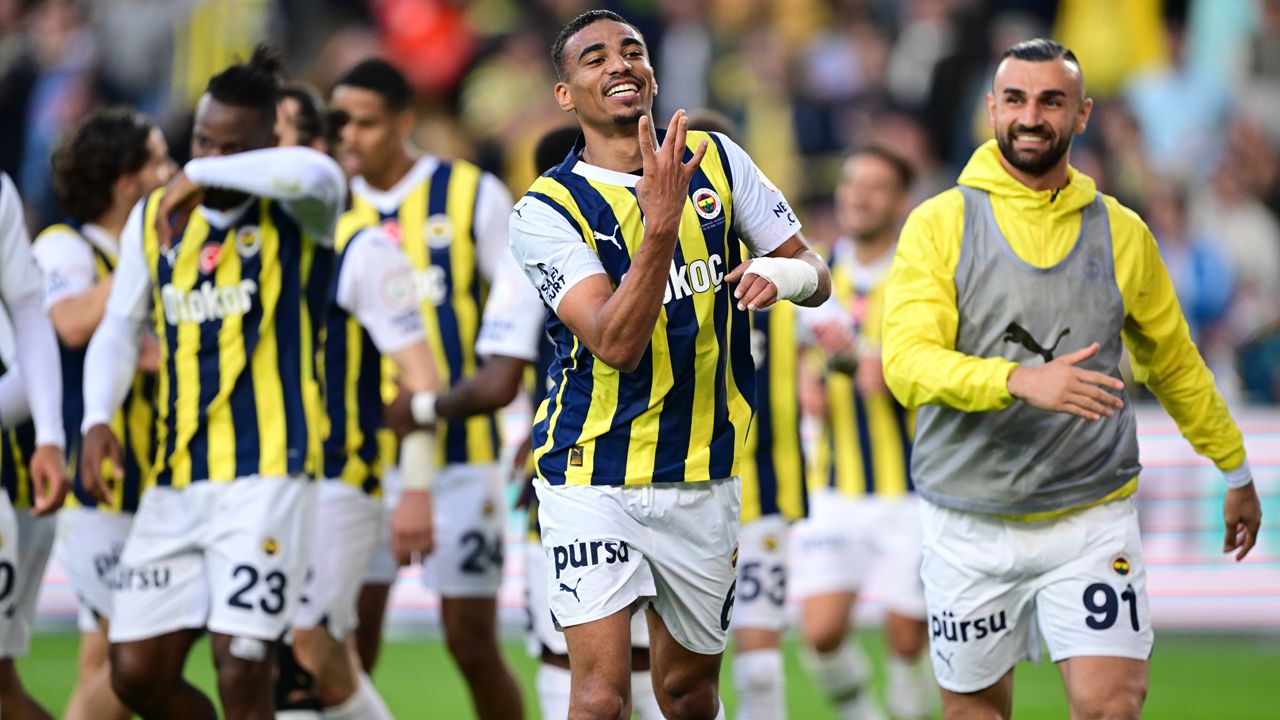 Fenerbahçe şampiyonluk şansını derbiye taşıdı!