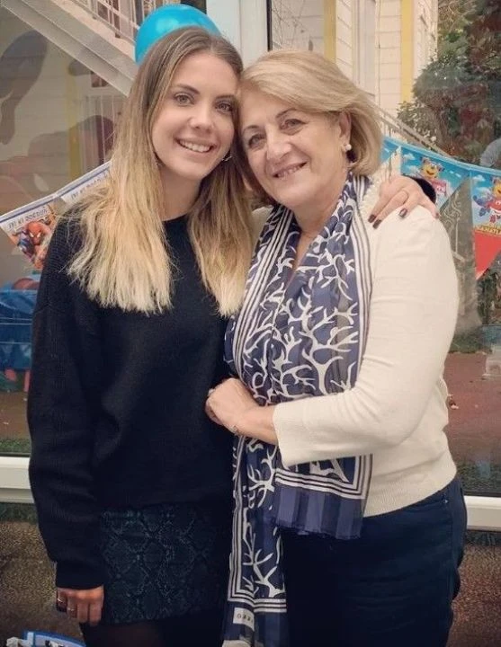 Hık demiş burnundan düşmüş... İşte Ünlü isimlerin hiç görmediğiniz anneleri - 7. Resim