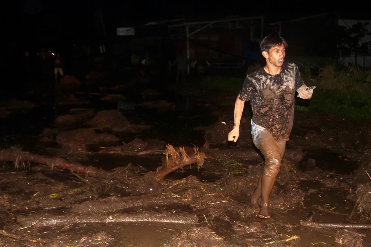 Marapi Dağı'nda soğuk lav patlaması! Endonezya felaketi yaşıyor