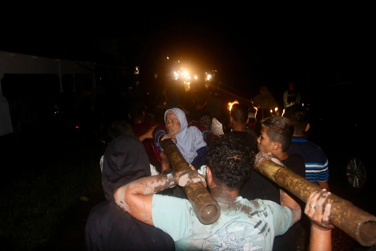 Marapi Dağı'nda soğuk lav patlaması! Endonezya felaketi yaşıyor