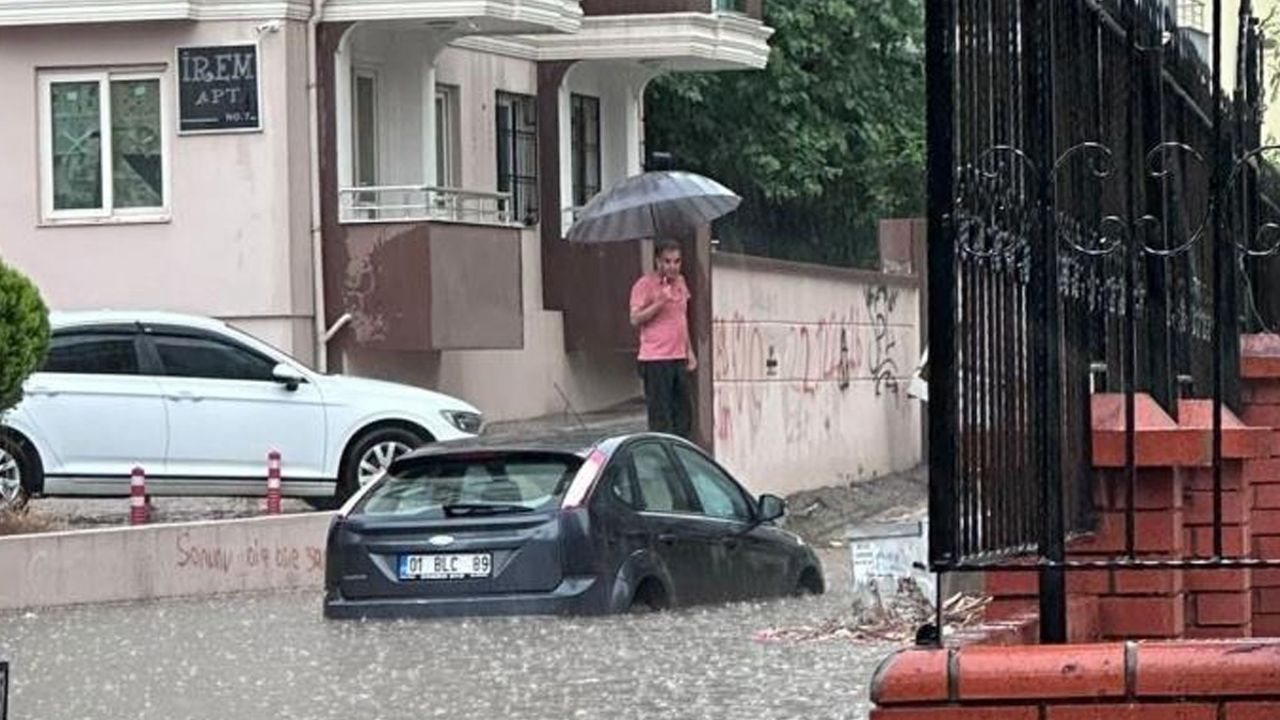 Sağanak vurdu, Adana&#039;da hayat felç oldu