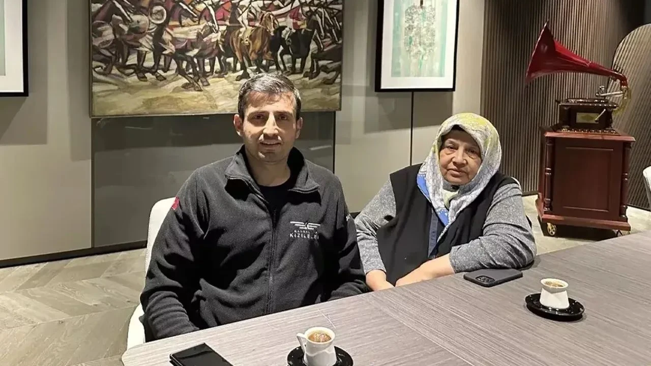 Selçuk Bayraktar'dan dikkat çeken anneler günü mesajı!