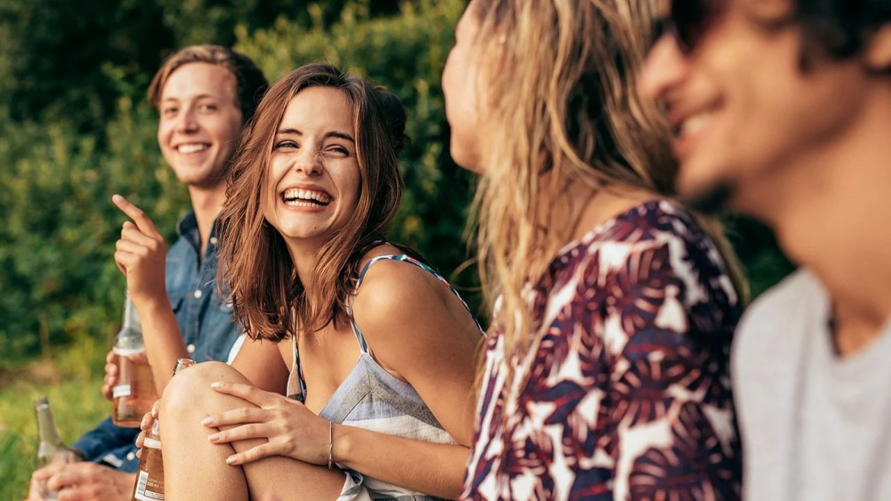 Bilim insanları mutluluğun bir sırrını daha buldu: 40 yıl düşünsek akla gelmez...
