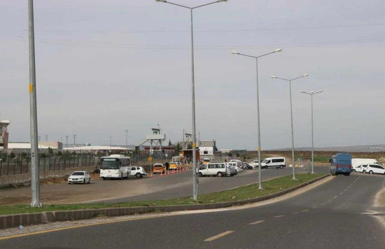 Diyarbakır cezaevinde zehirlenme paniği: Çok sayıda mahkum ve personel tedavi altında - 1. Resim