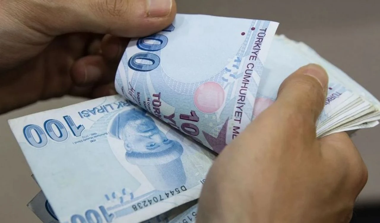 Mevduat faizleri güncellendi, birikimi olanlar bankalara koştu