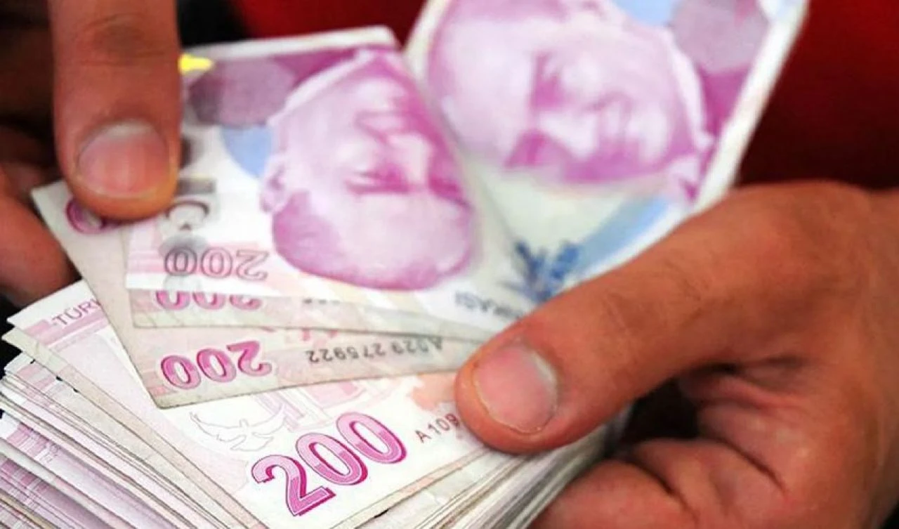 Mevduat faizleri güncellendi, birikimi olanlar bankalara koştu