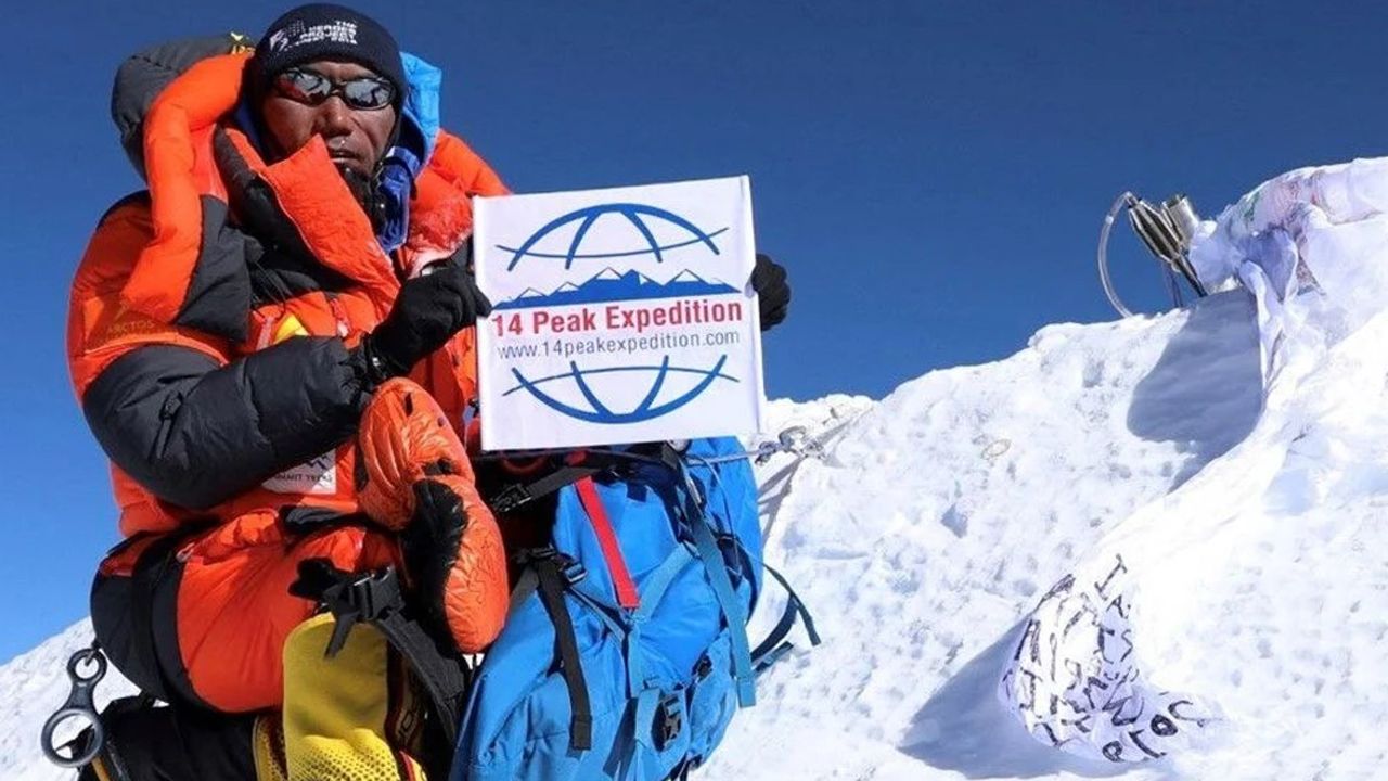 Everest&#039;in zirvesinde bir rekor daha! 29. kez dünyanın en yüksek yerinde