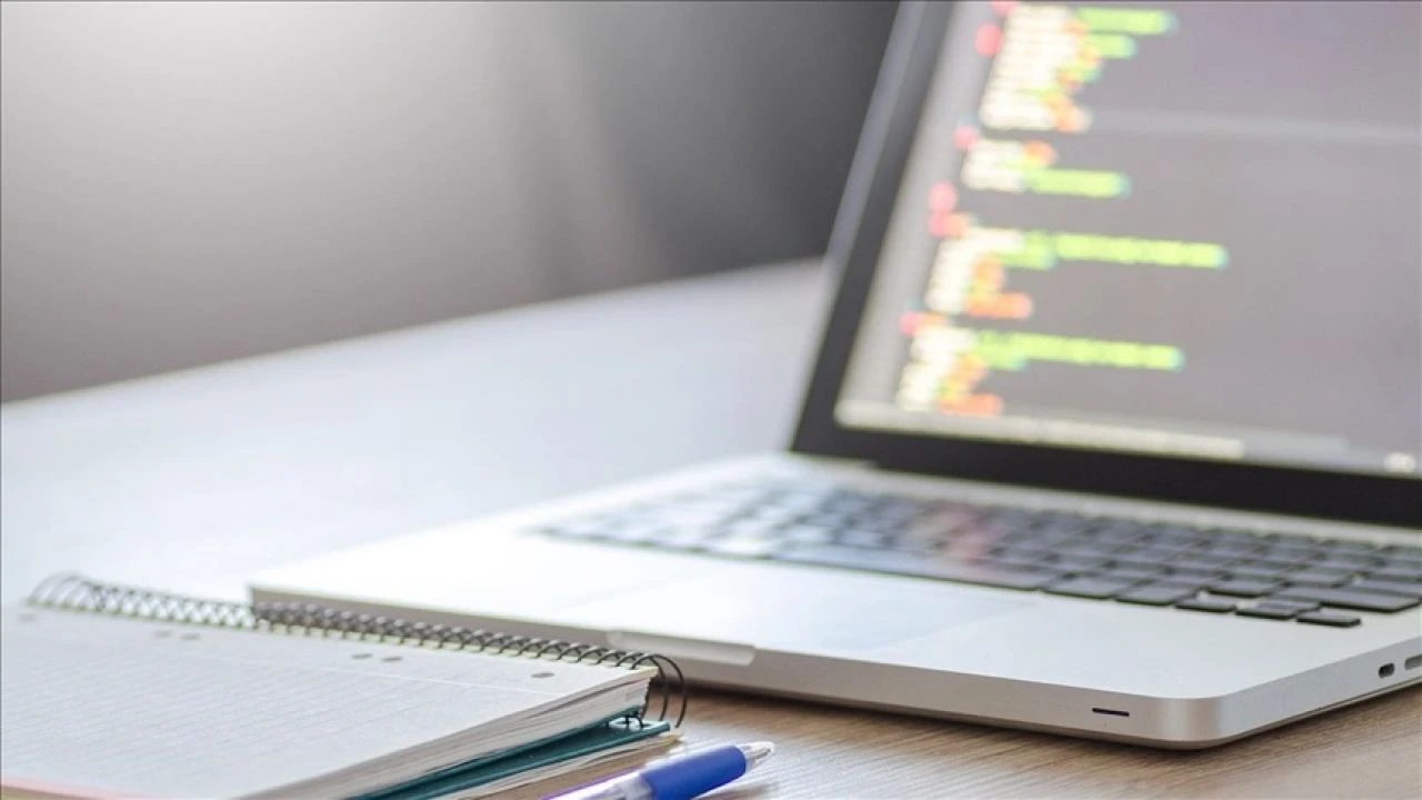 İşe gitmek tarih oluyor! İşte dijitalleşen dünyada geleceğe yön verecek meslekler - 1. Resim