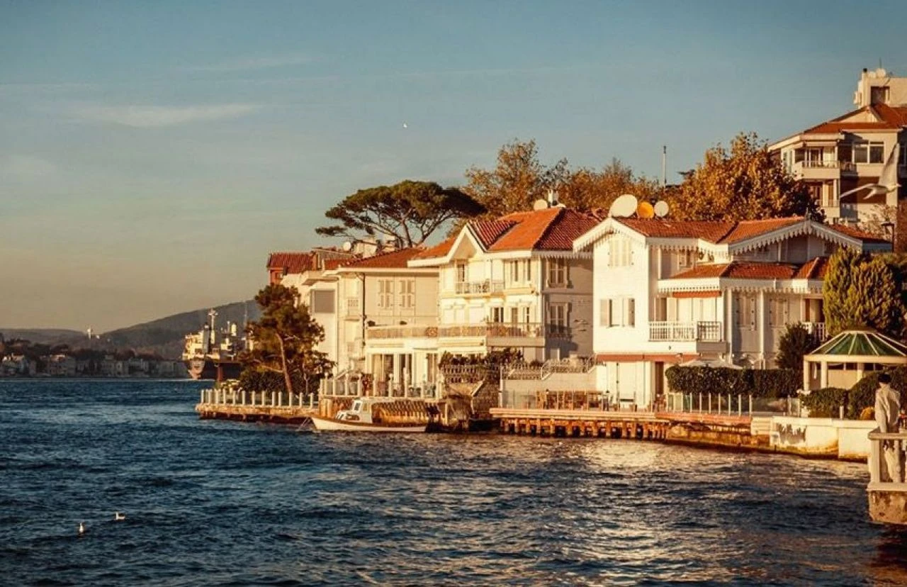 İstanbul Boğazı'nın tarihi 'yalıcıklar'ına büyük ilgi! Fiyatları dudak uçuklatıyor