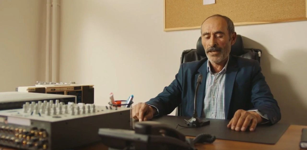 Muhtarlığı kaybettikten sonra şiiriyle tanınan Aydın Battal, Gönül Dağı'nda oynadı