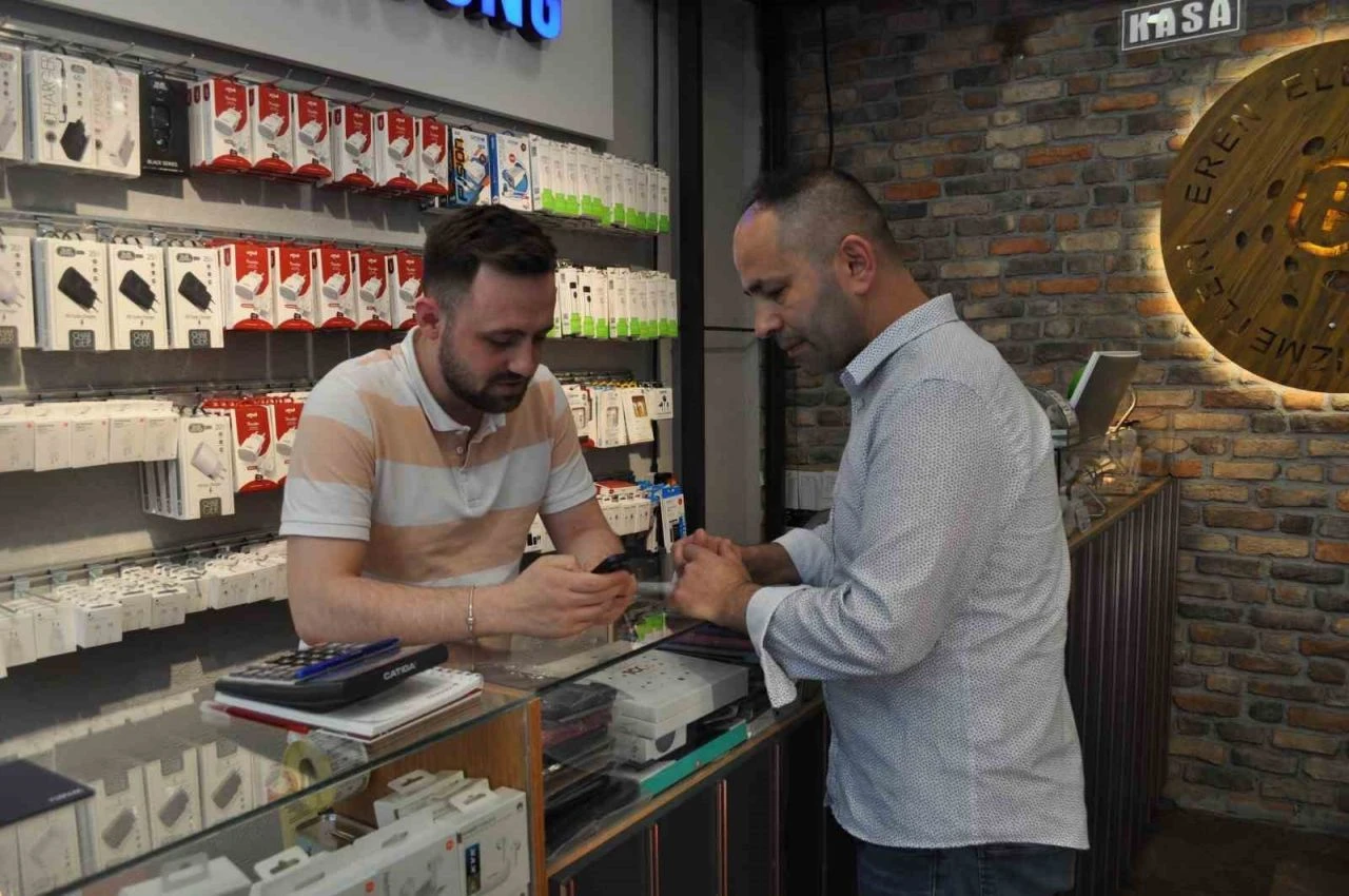 Türk halkının seçimi belli oldu: Cep telefonu alırken en çok bu özelliğe dikkat ediyoruz - 1. Resim