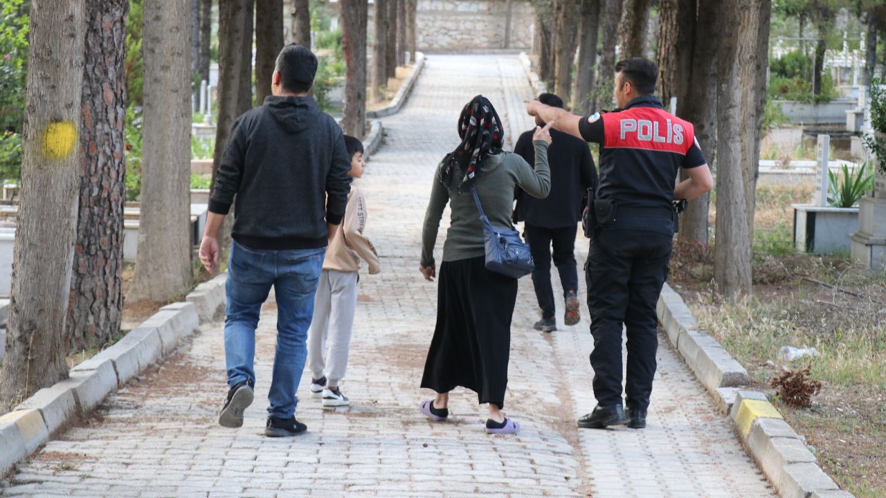 Mezarlıkta polisi harekete geçiren olay!