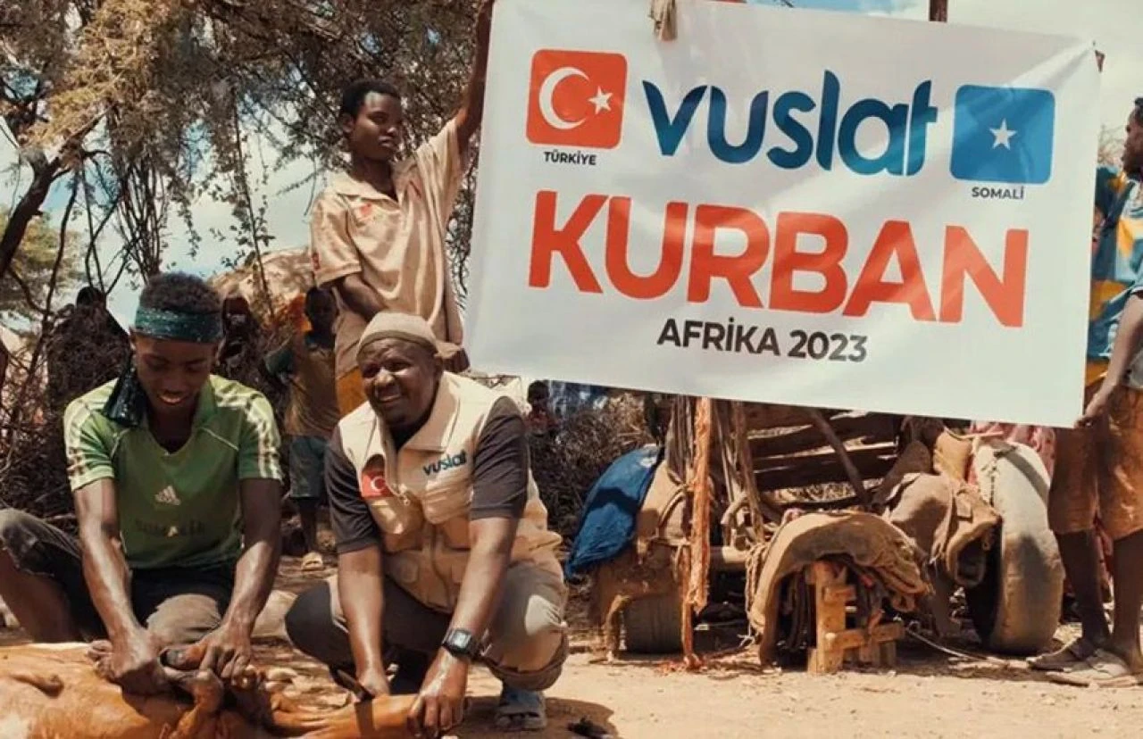 Vuslat, 3 Kıta 20 Ülkede Kurban Faaliyeti Gerçekleştiriyor! - 1. Resim