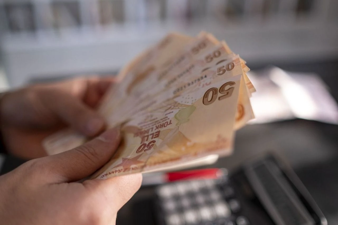 Asgari ücrete ara zam gündemden düşmüyor! Bakan Işıkhan son noktayı koydu