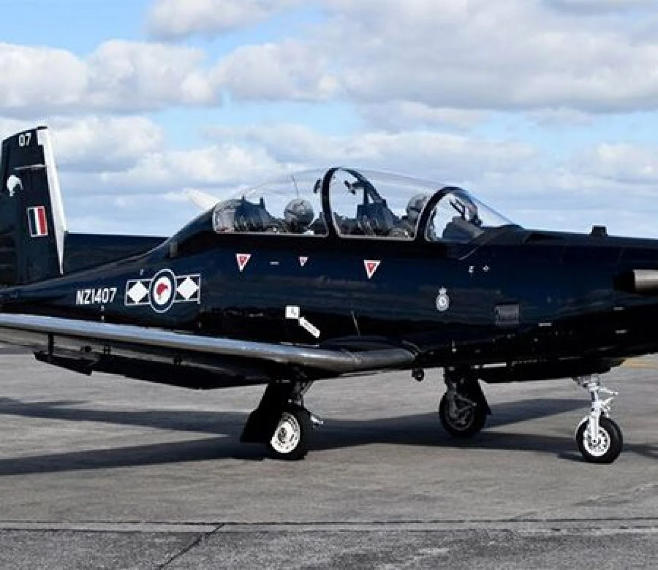 Askeri uçağın yerde çalışan fırlatma koltuğu can aldı! - 2. Resim