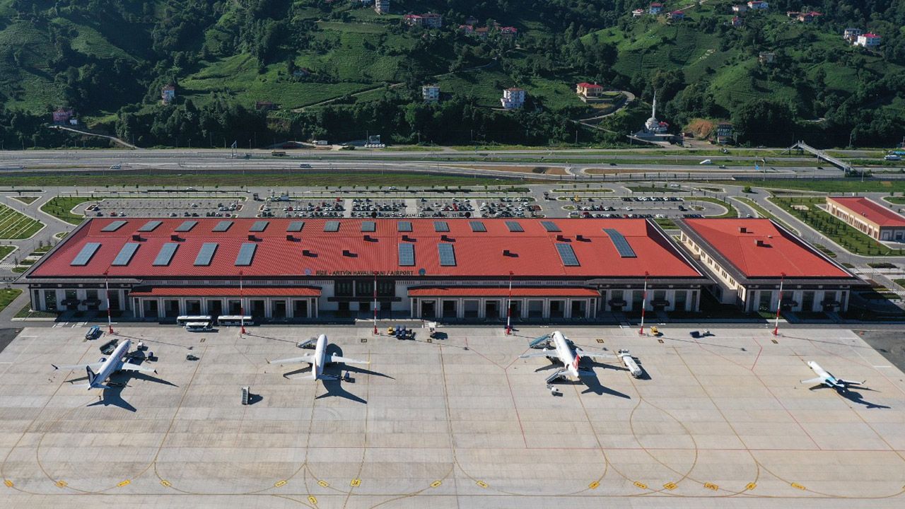 Bakan Uraloğlu Rize-Artvin Havalimanı’nın 2 yıllık istatistiklerini açıkladı: 2 yılda 2 milyona yakın yolcu