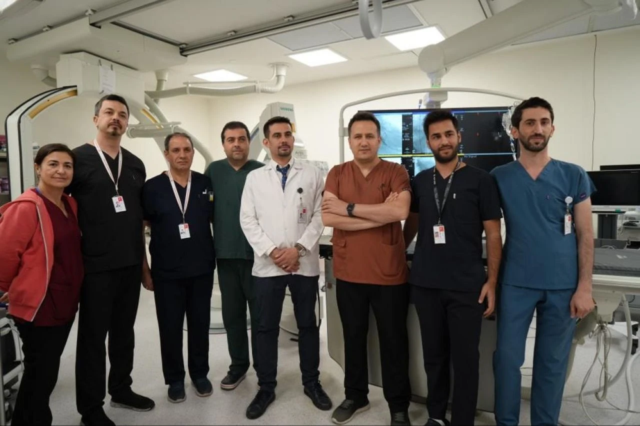 En çok Gaziantep'te uygulanıyor! 84 yaşındaki hastanın ameliyatsız yöntemle kalp kapağı değişti