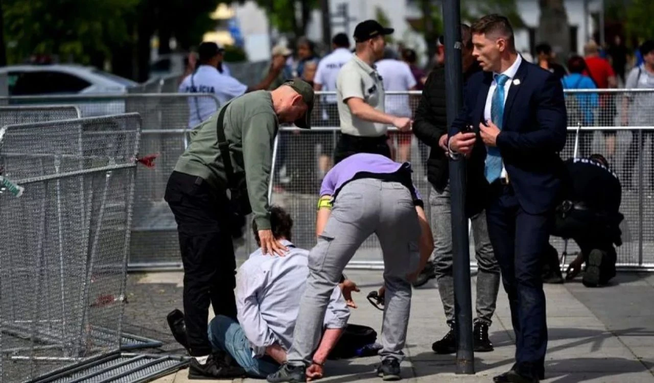 Erdoğan'dan saldırıya uğrayan Slovakya Başbakanı Fico'ya geçmiş olsun mesajı  - 1. Resim