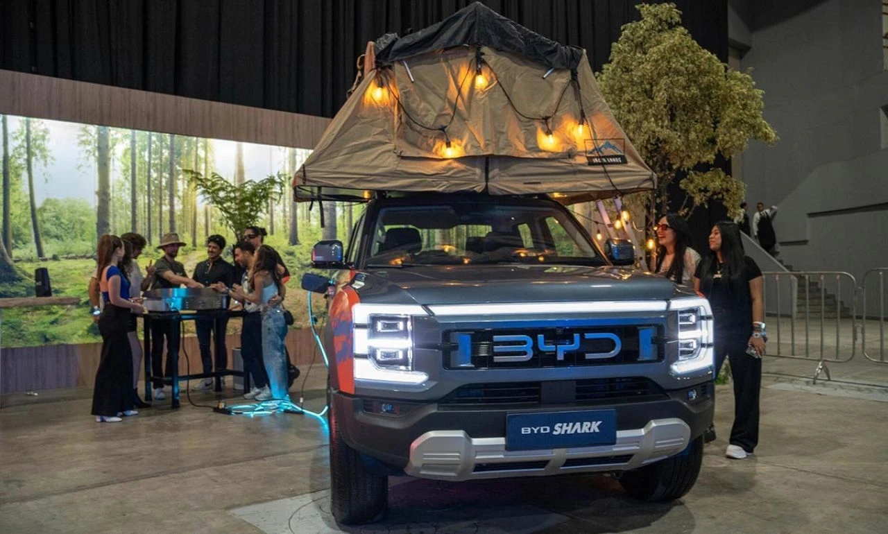 Şimdi Cybertruck düşünsün! BYD ilk kamyoneti Shark'ı tanıttı