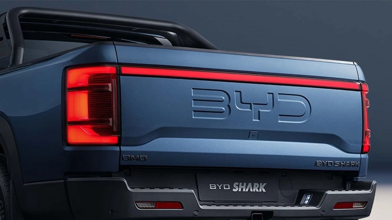 Şimdi Cybertruck düşünsün! BYD ilk kamyoneti Shark'ı tanıttı