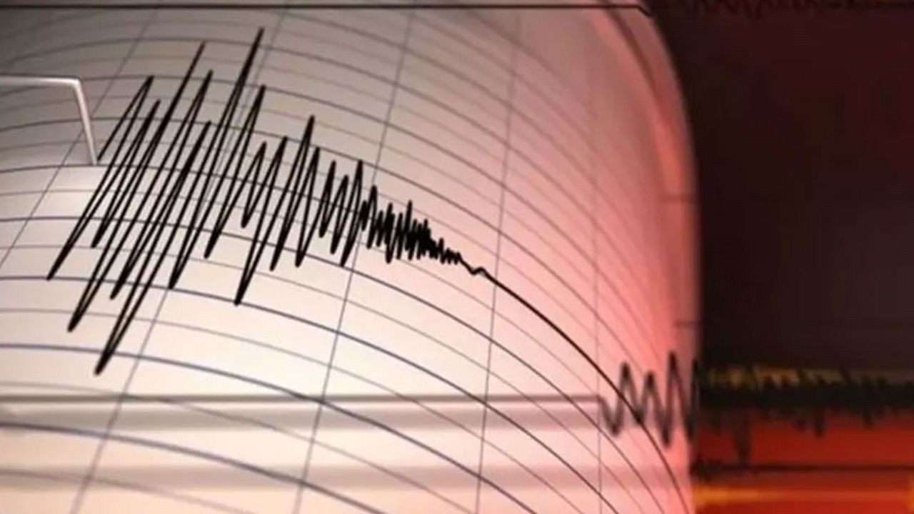 Son dakika deprem! Ege Denizi&#039;nde 3.4 büyüklüğünde deprem