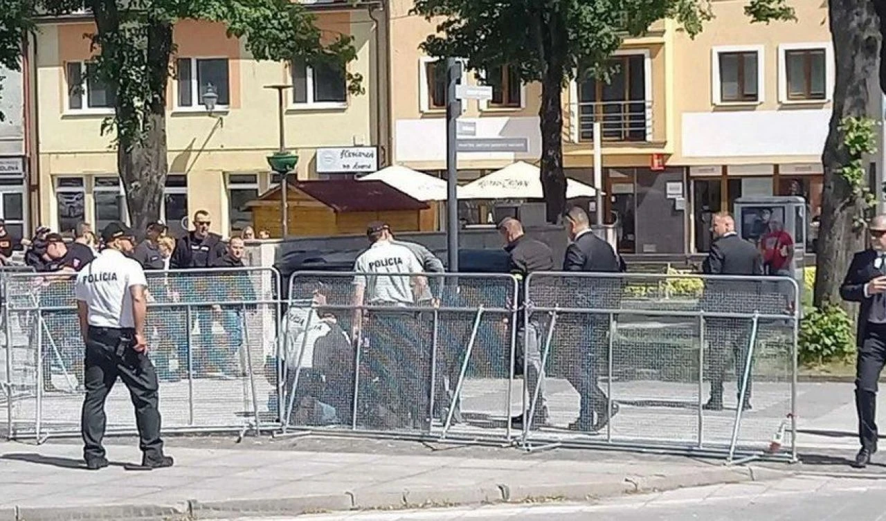 Son dakika! Slovakya Başbakanı Robert Fico, silahlı saldırıya uğradı - 1. Resim
