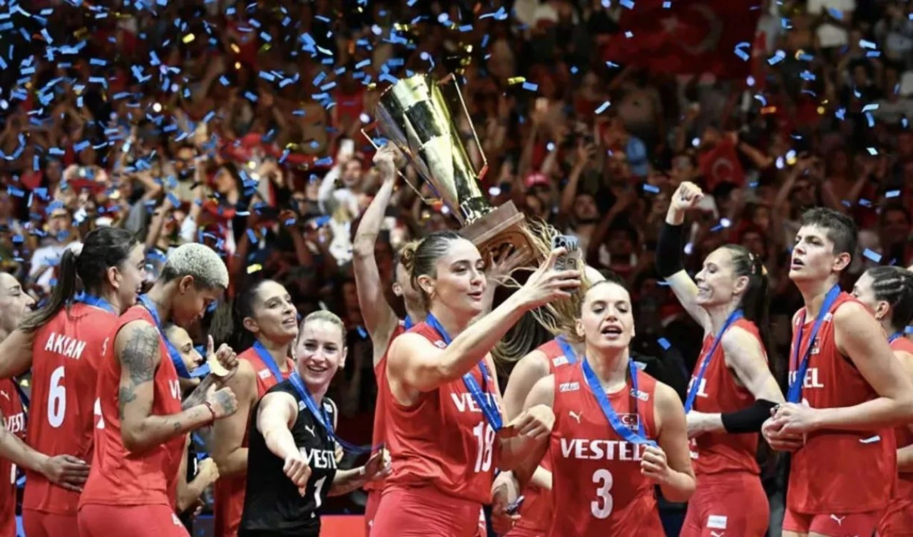 Türkiye - Japonya voleybol maçı bugün saat 20.00'da Antalya'da oynanacak